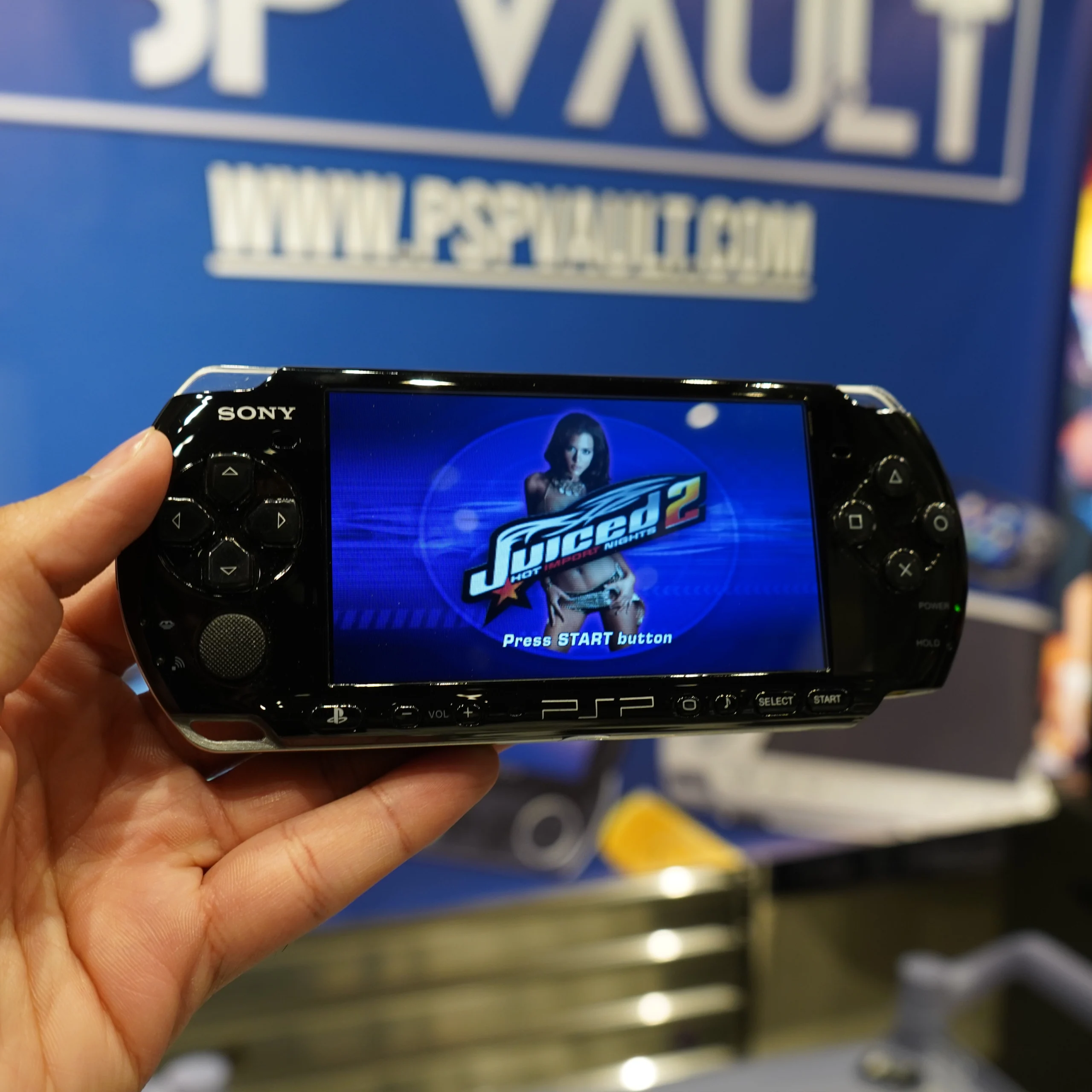 PSP 3000 128GB - Piano Black - Image 4