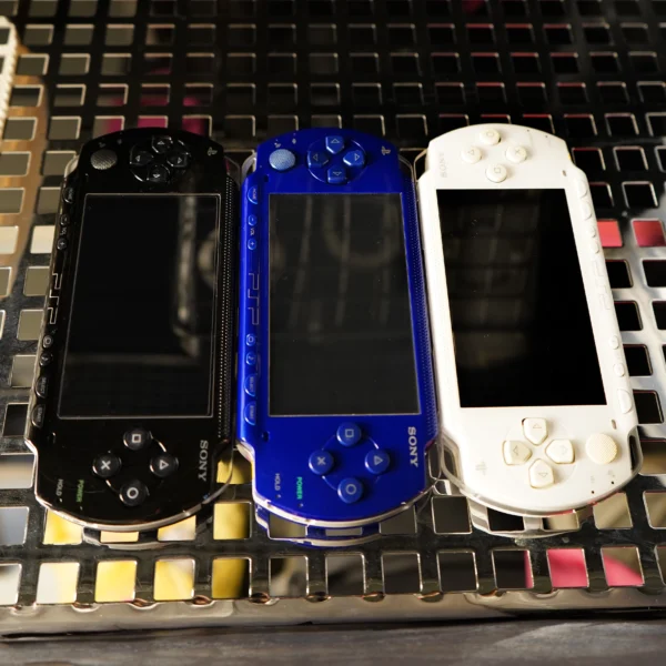 Sony PSP-1000 - Image 2