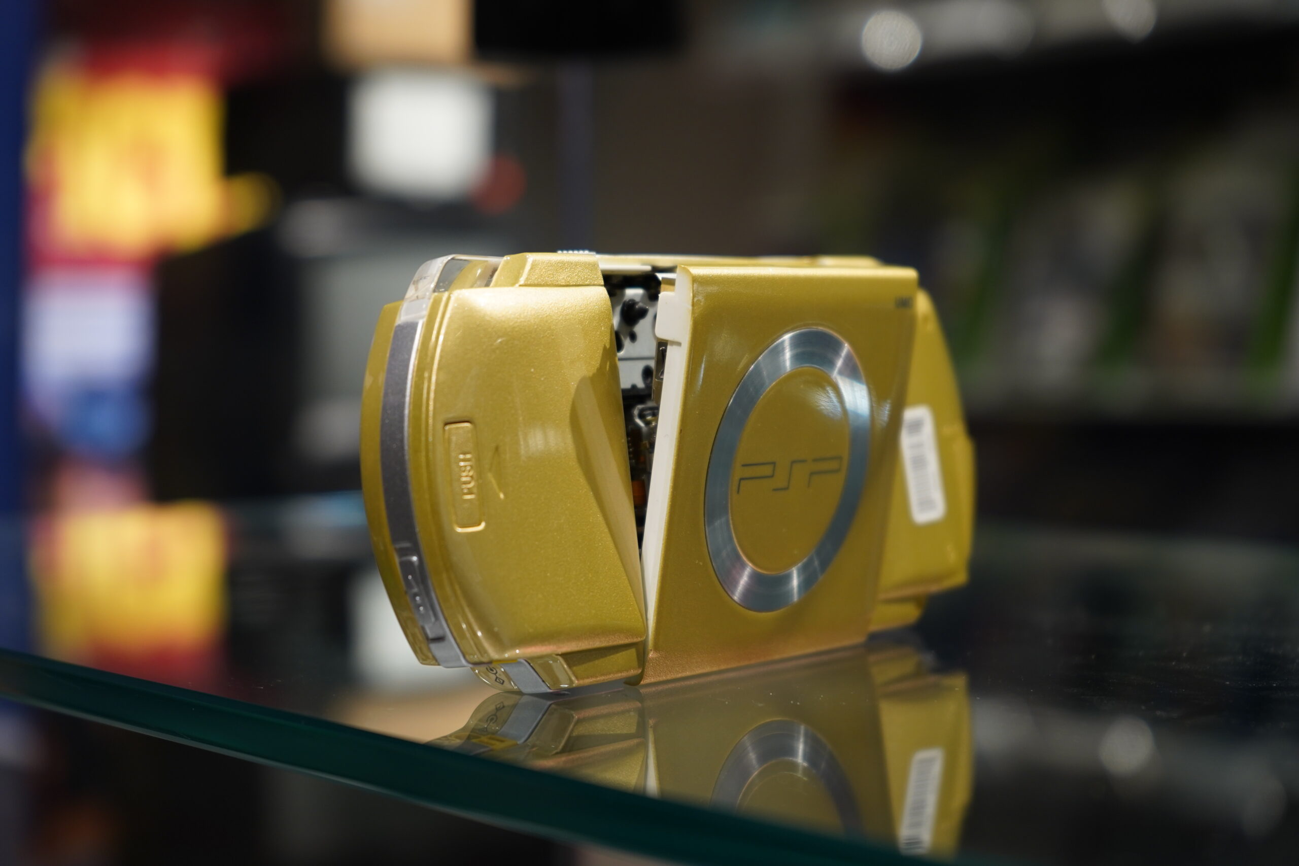 PSP 1000 128GB - Champagne Gold - Image 4