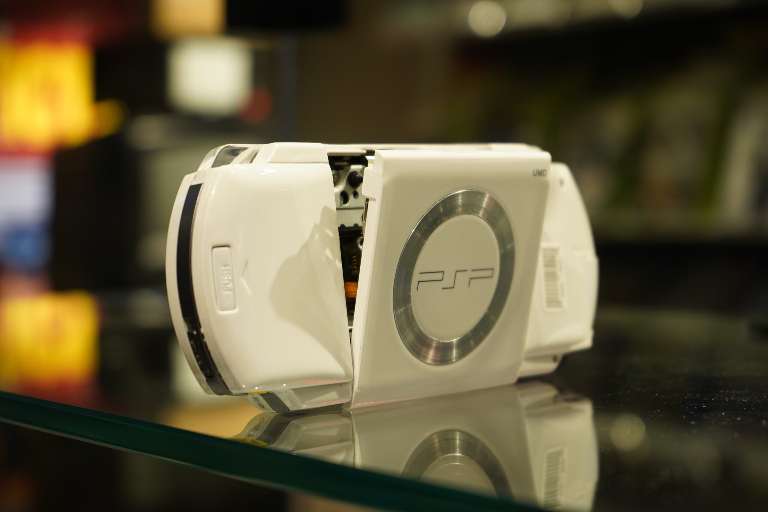 PSP 1000 128GB - Arctic White - Image 4