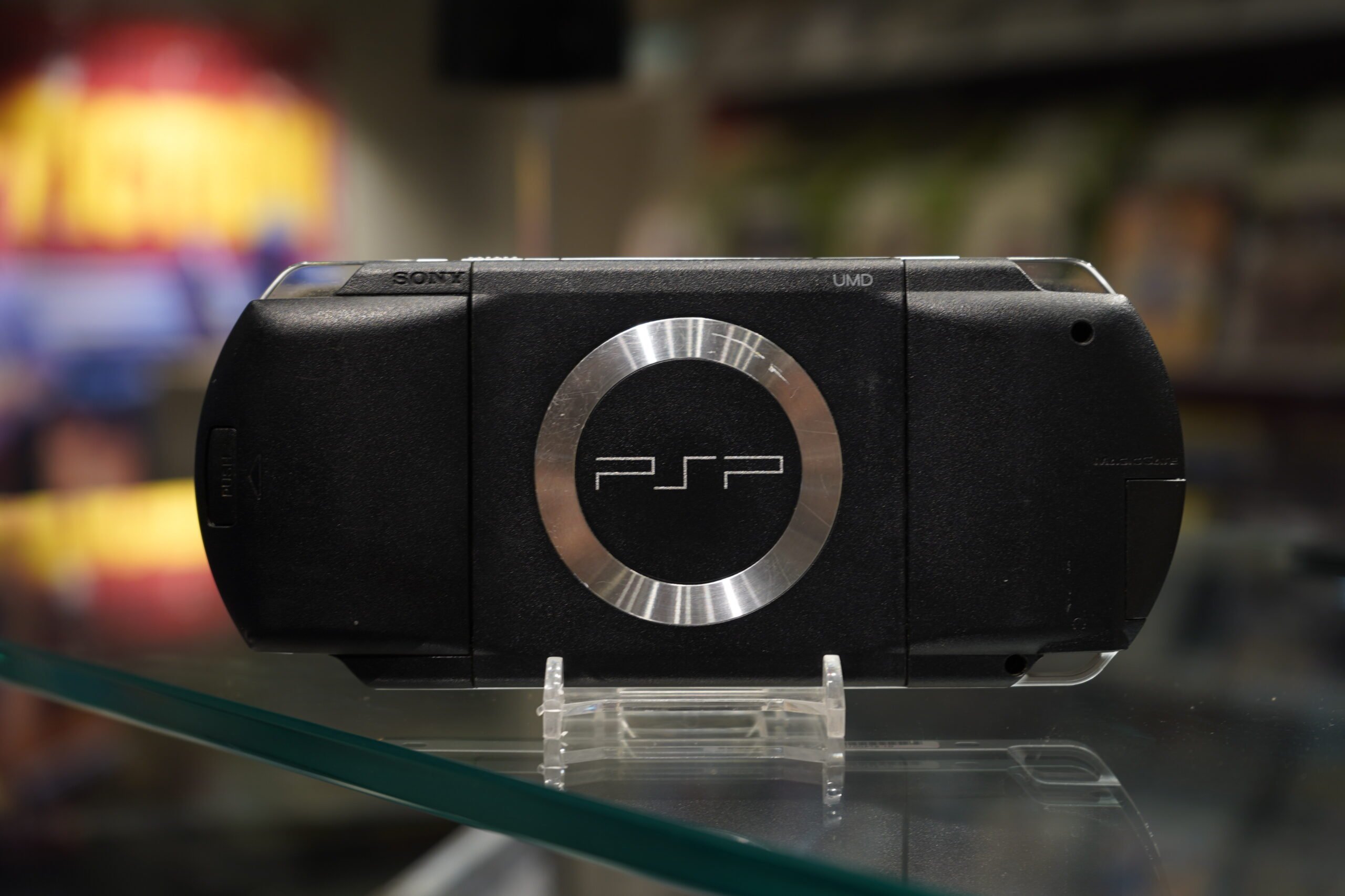 PSP 1000 128GB - Piano Black 3 PSP 1000 128GB - Piano Black - Image 3