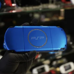PSP3000BlueHoldBack