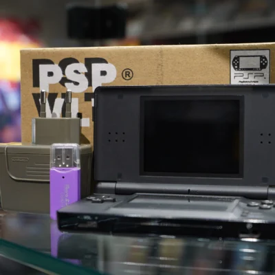 Alternative view of Nintendo DS Lite 128GB - Onyx