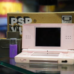 Alternative view of Nintendo DS Lite 128GB - Polar White