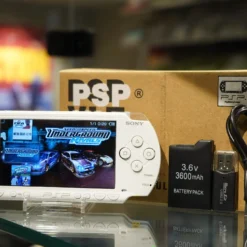 Alternative view of PSP 1000 128GB - Ceramic White