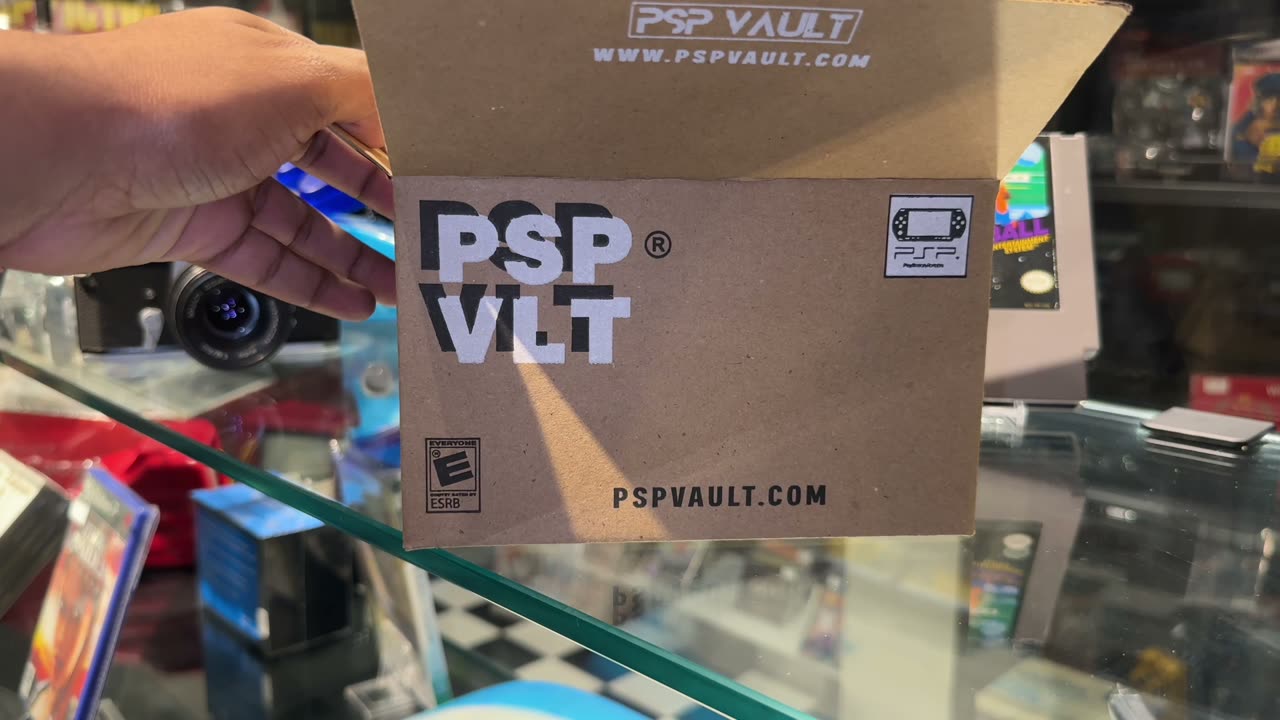 Unboxing the PSP 3000 128GB - Vibrant Blue